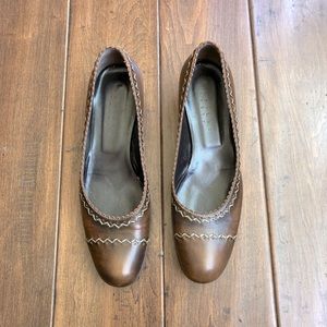 DESIGNER ITALIAN KITTEN HEEL HAND STITCH DETAIL